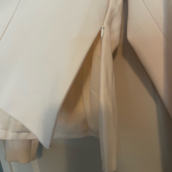 Club Monaco Scuptural Sleeve Top - Picture 9 of 10